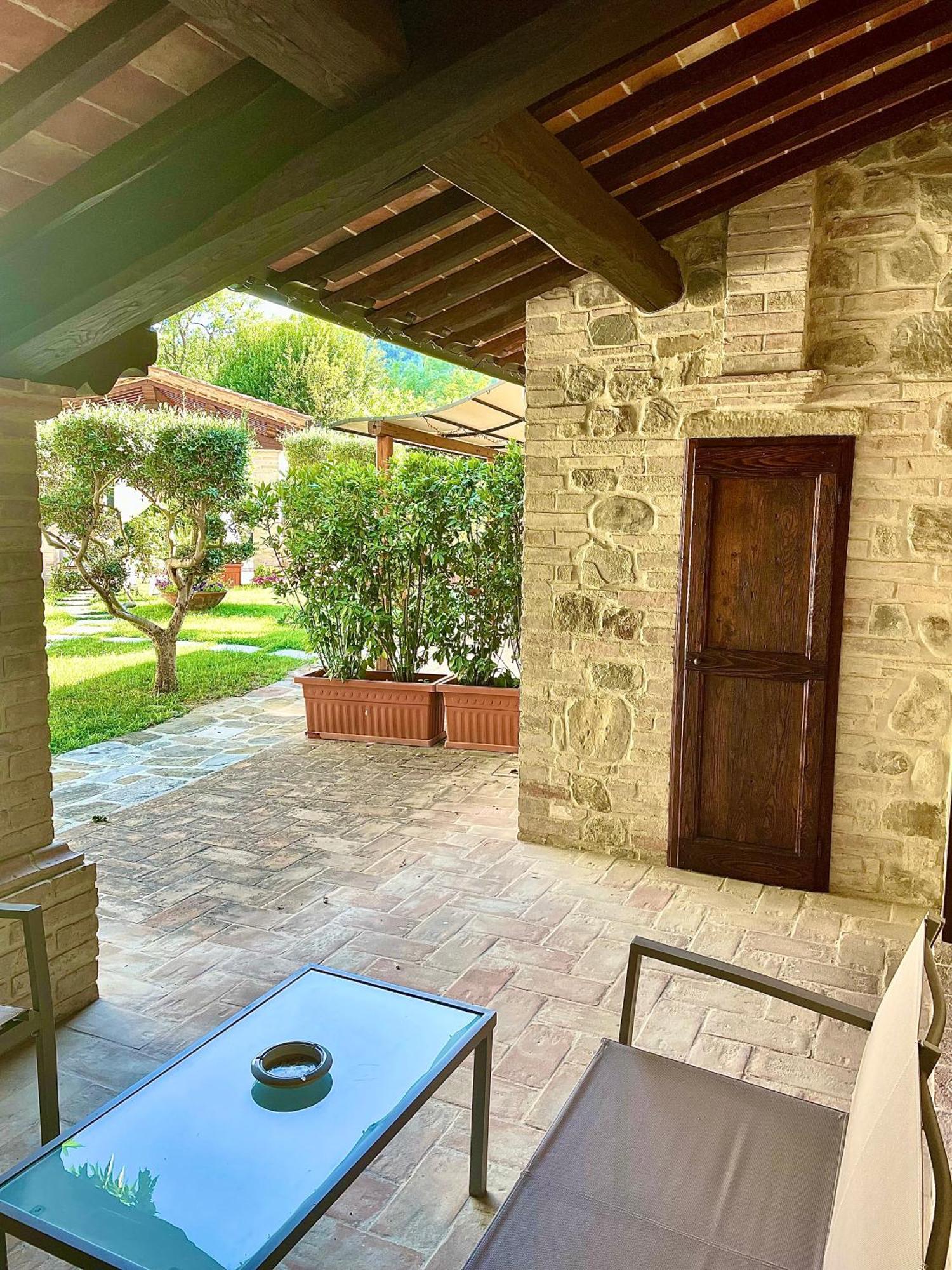 Il Cortile Delle Rose Holiday House Перуджа Екстер'єр фото