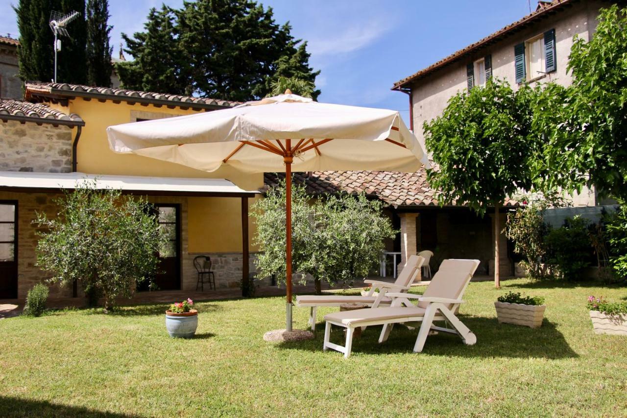 Il Cortile Delle Rose Holiday House Перуджа Екстер'єр фото